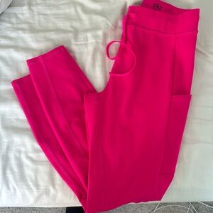 Alo Checkpoint leggings size small NWOT